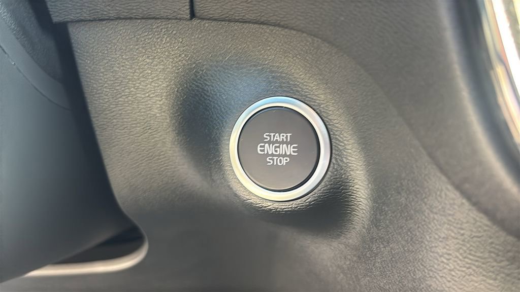 Certified 2024 Volvo XC40 B5 Core image 14