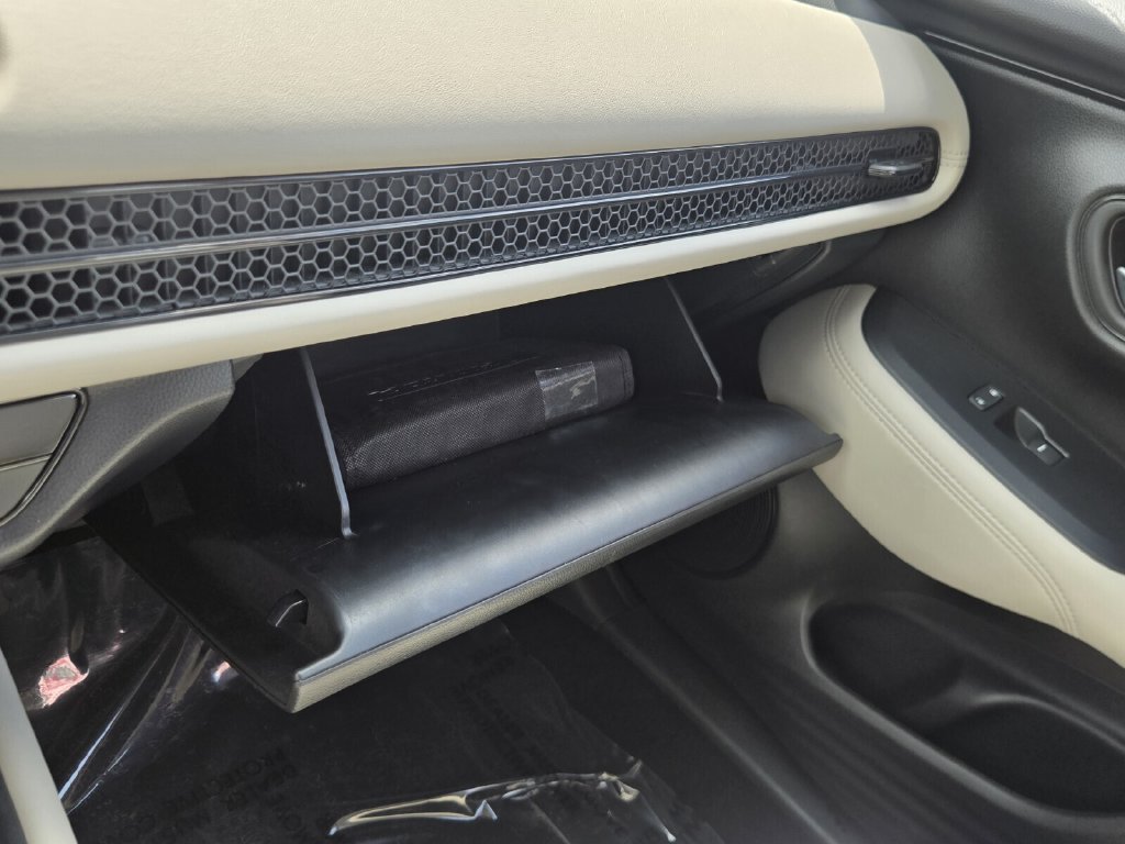 Certified 2025 Honda HR-V LX image 22
