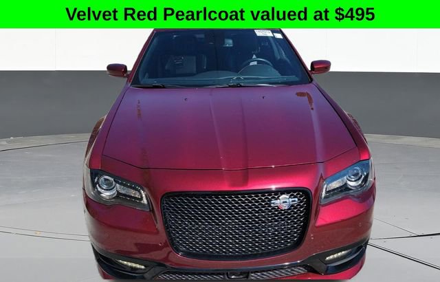 Used 2023 Chrysler 300 C image 2