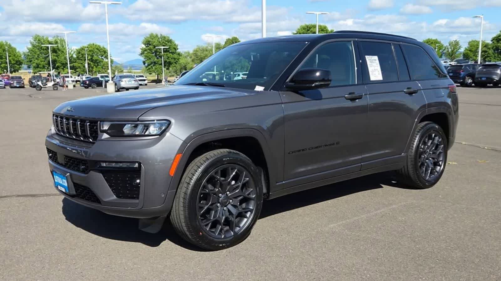 New 2026 Jeep Grand Cherokee Summit AWD/4WD image 4
