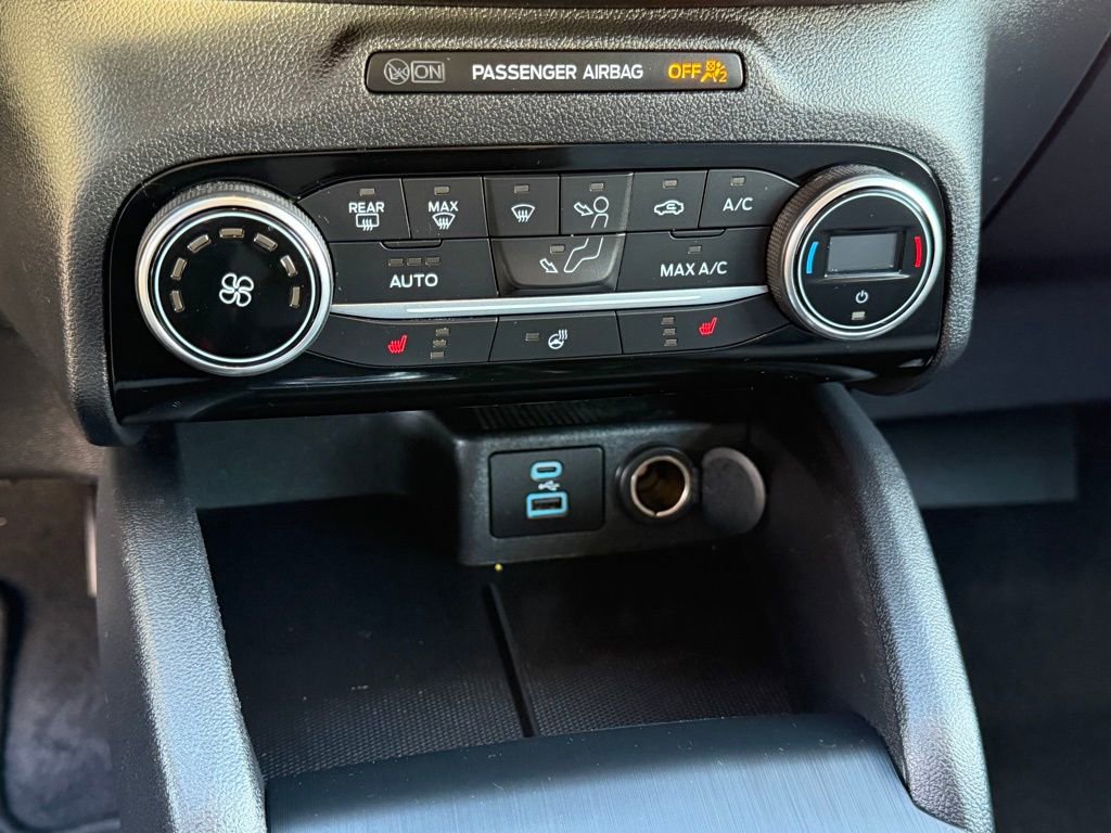 Used 2021 Ford Escape SE w/ Cold Weather Package image 26