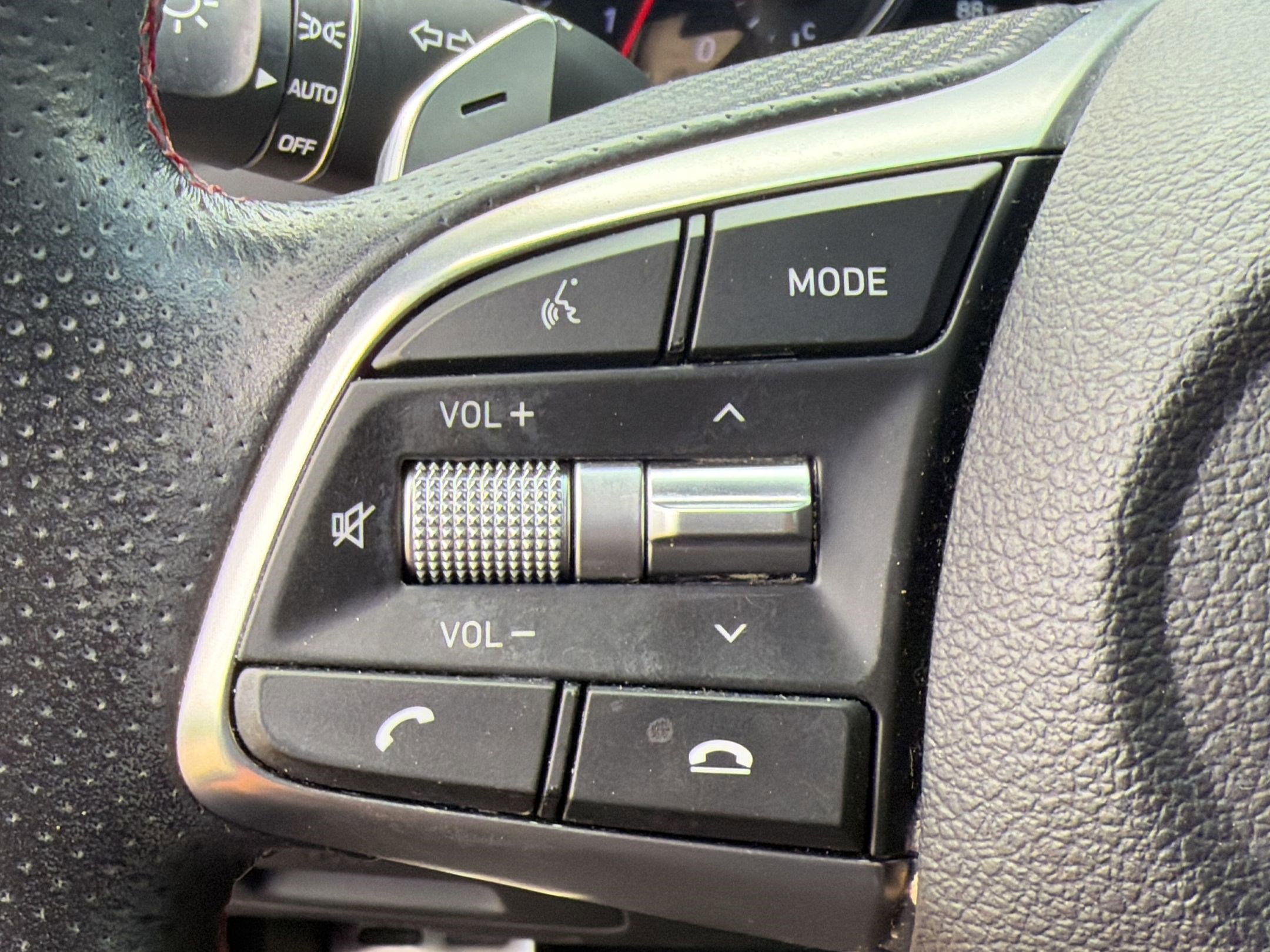 Used 2019 Genesis G70 3.3T Advanced w/ Sport Package AWD/4WD image 17