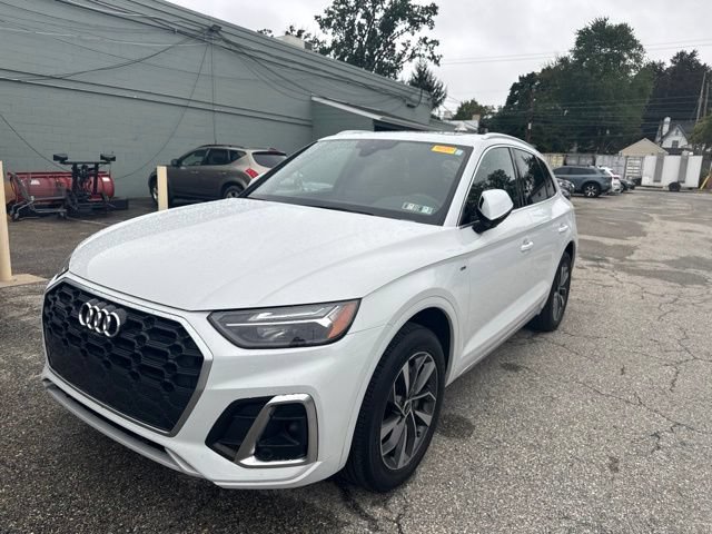 Used 2023 Audi Q5 2.0T Premium Plus w/ Premium Plus Package AWD/4WD image 2