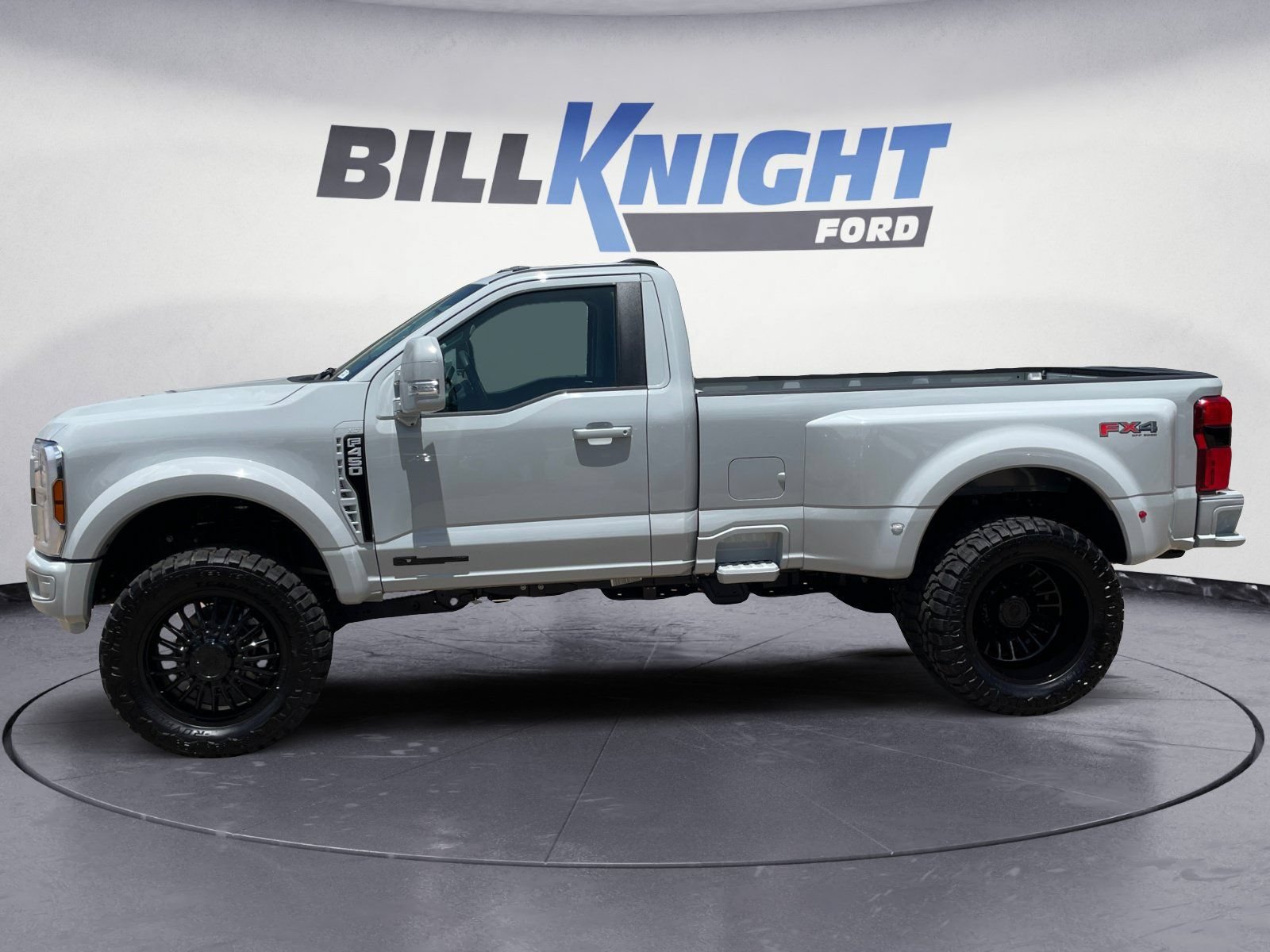 Used 2026 Ford F450 XLT w/ 360-Degree Camera Package AWD/4WD image 2