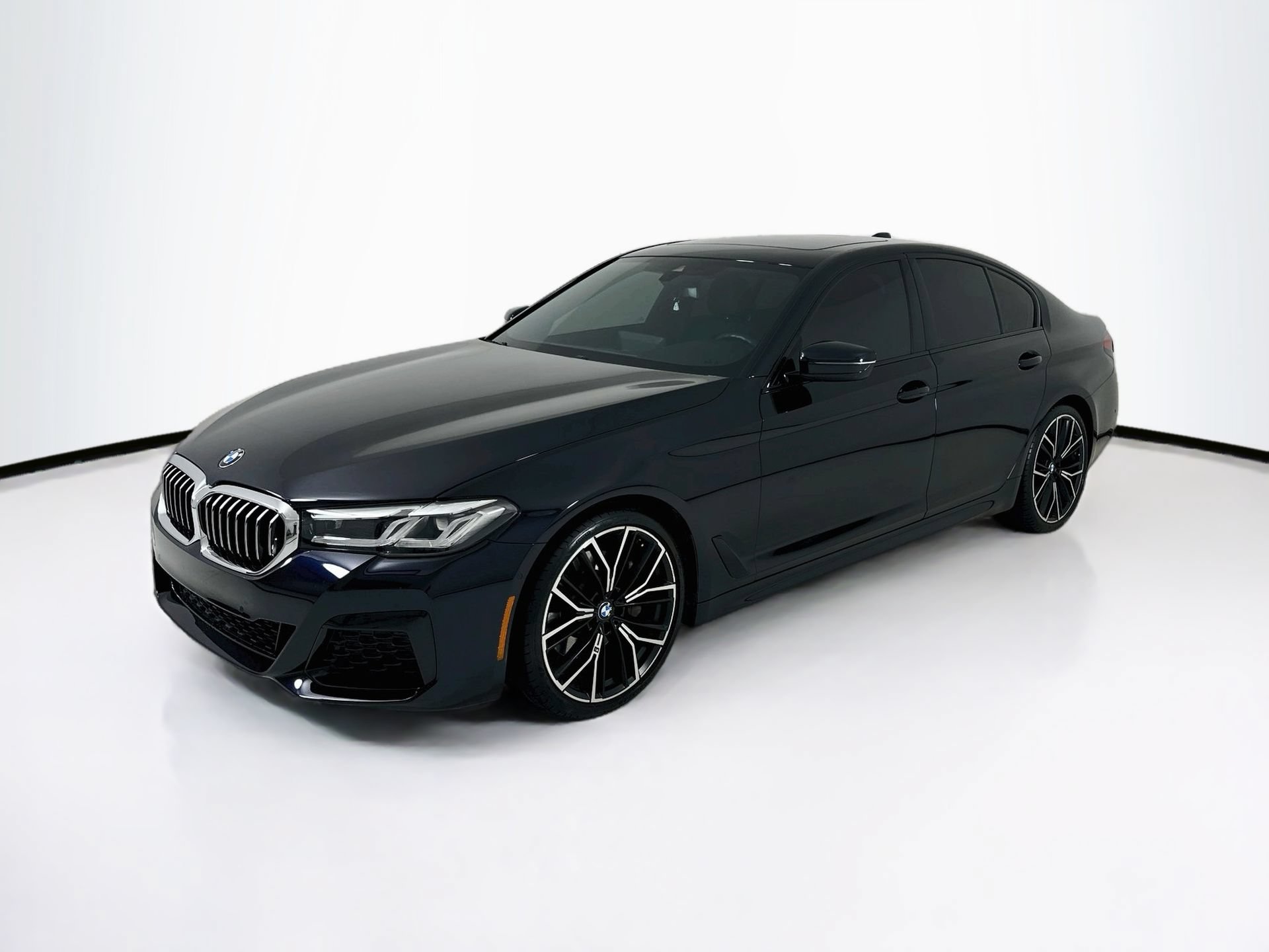 Used 2023 BMW 530i xDrive w/ M Sport Package AWD/4WD image 3