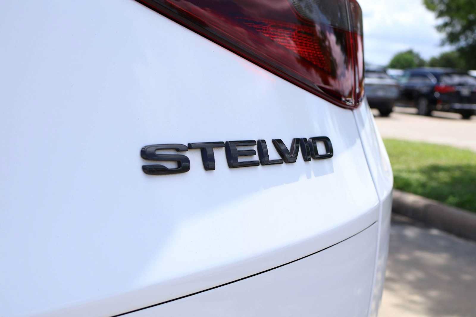 Used 2020 Alfa Romeo Stelvio w/ Nero Edizione RWD image 7