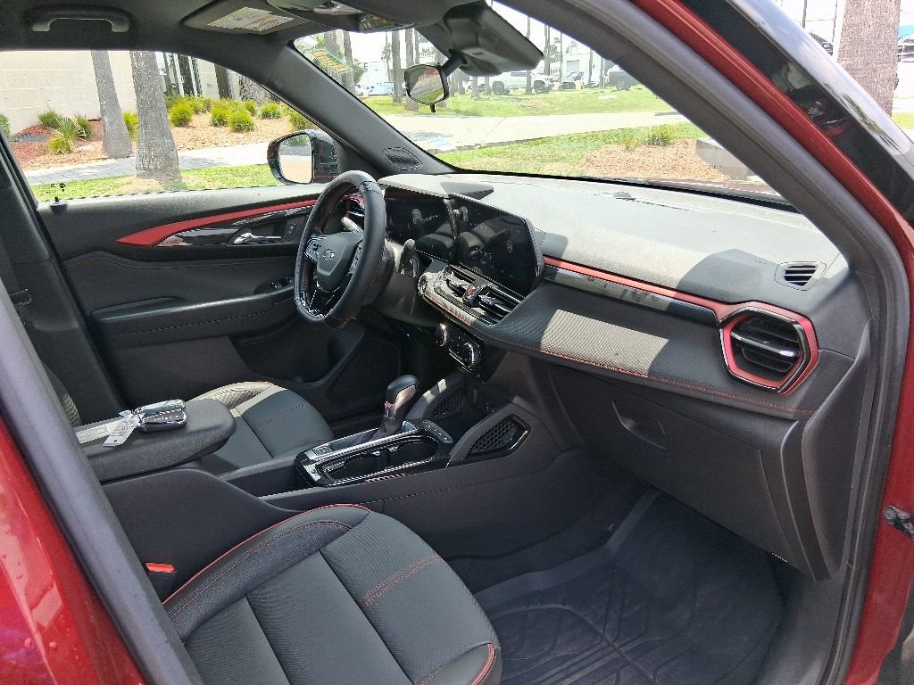 Used 2024 Chevrolet TrailBlazer RS w/ Driver Confidence Package FWD image 10