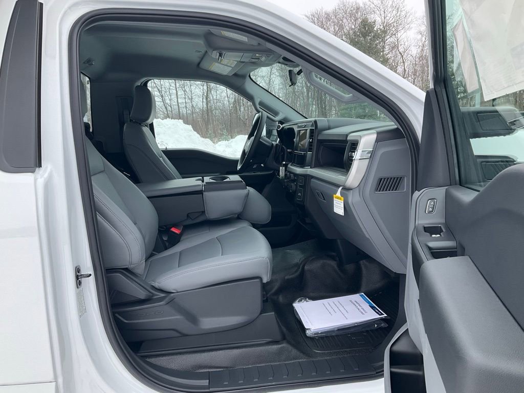 New 2026 Ford F550 4x4 Regular Cab Super Duty image 16