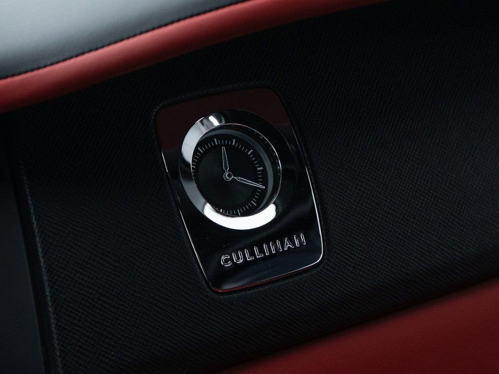 Certified 2024 Rolls-Royce Cullinan image 46