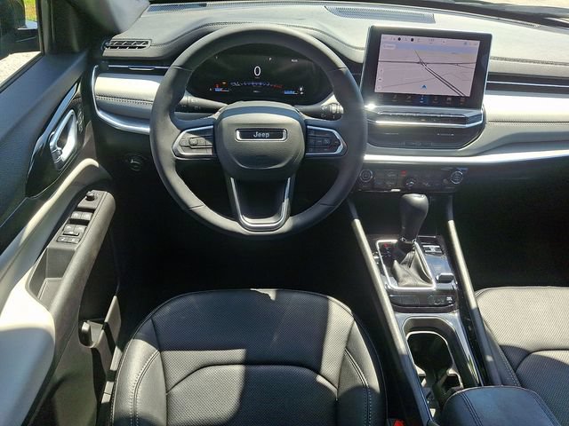Certified 2025 Jeep Compass Limited w/ Elite Group AWD/4WD image 11