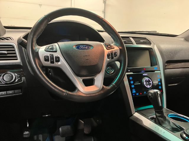 Used 2014 Ford Explorer Limited w/ Equipment Group 301A AWD/4WD image 34