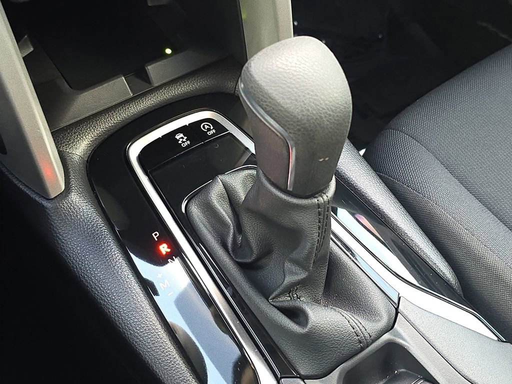 Used 2025 Toyota Corolla Cross LE image 30