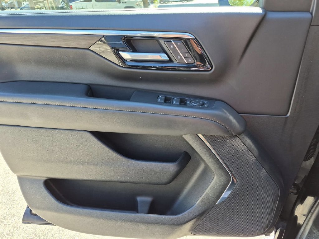 Used 2025 Chevrolet Tahoe LT AWD/4WD image 25