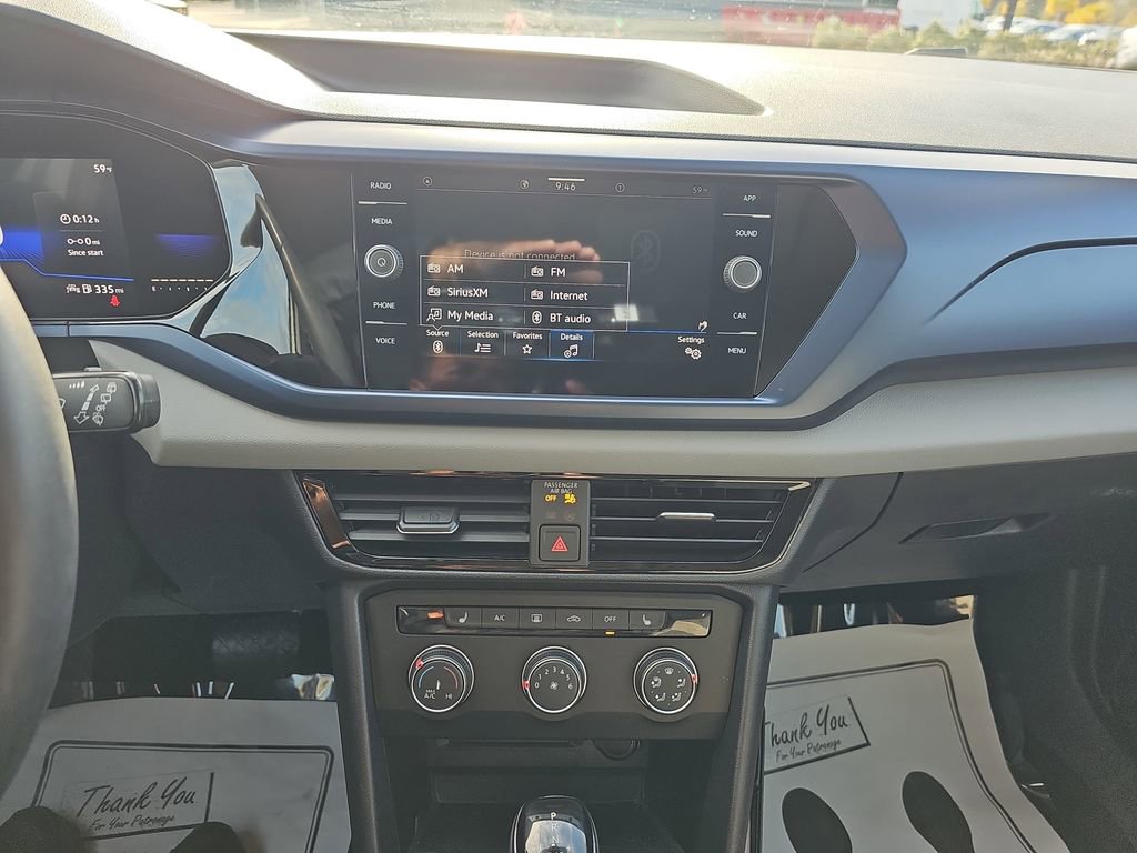 Used 2022 Volkswagen Taos SE w/ Panoramic Sunroof Package image 23