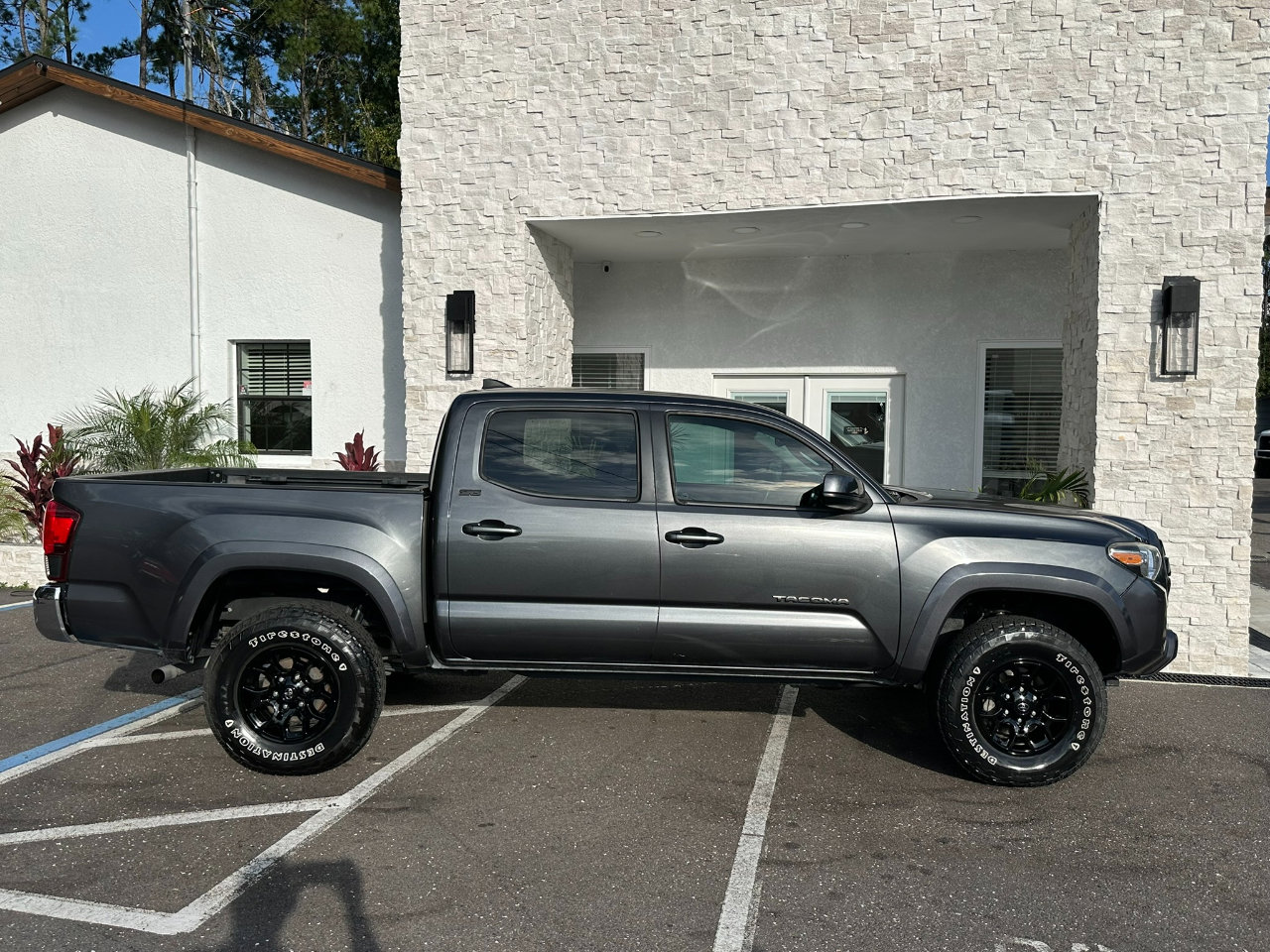 Used 2019 Toyota Tacoma SR5 image 20