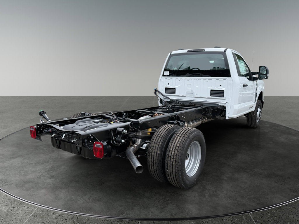 New 2026 Ford F350 XL w/ XL Chrome Package AWD/4WD image 4