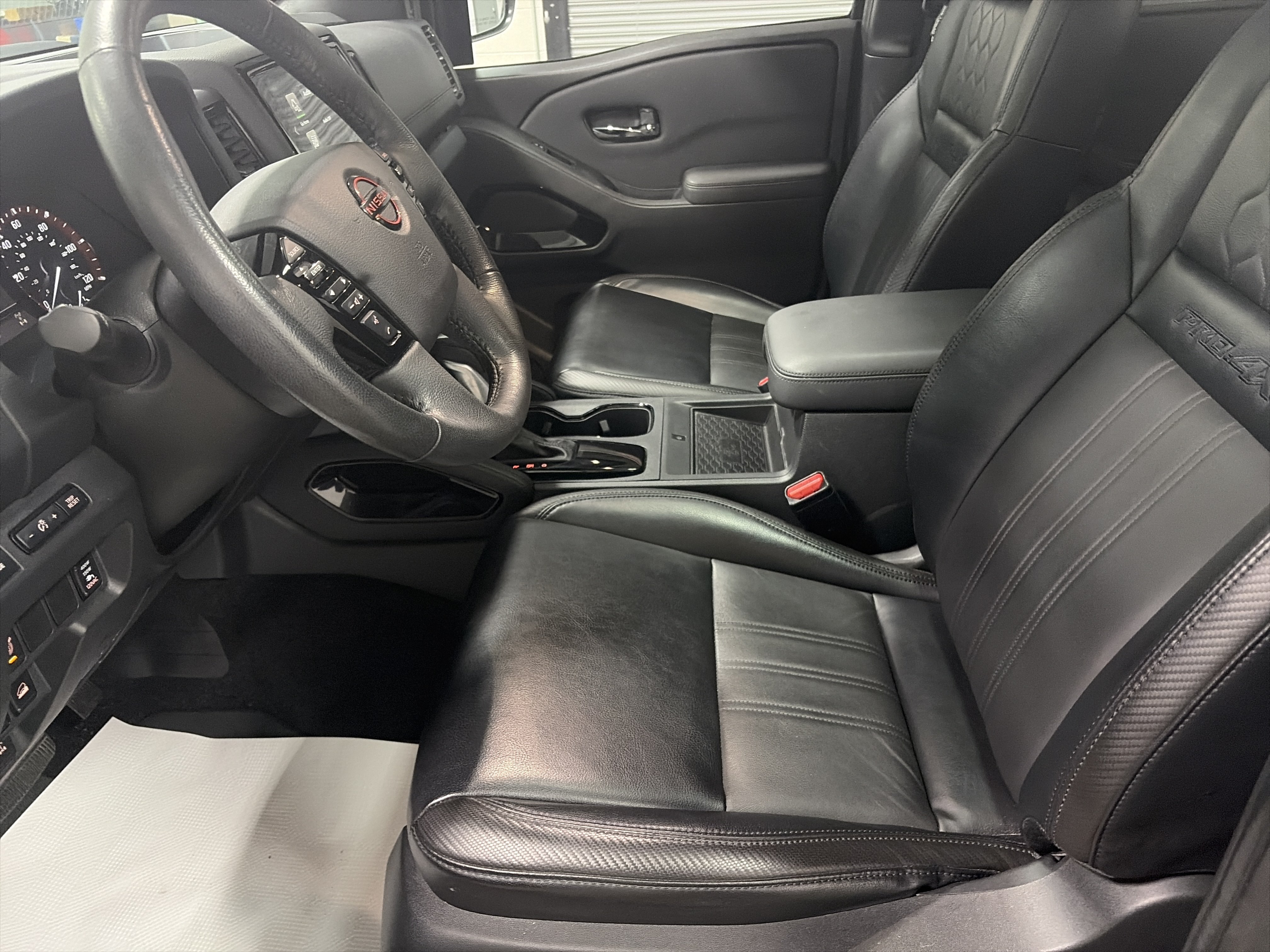 Used 2022 Nissan Frontier PRO-4X w/ Pro-4X Premium Package AWD/4WD image 14