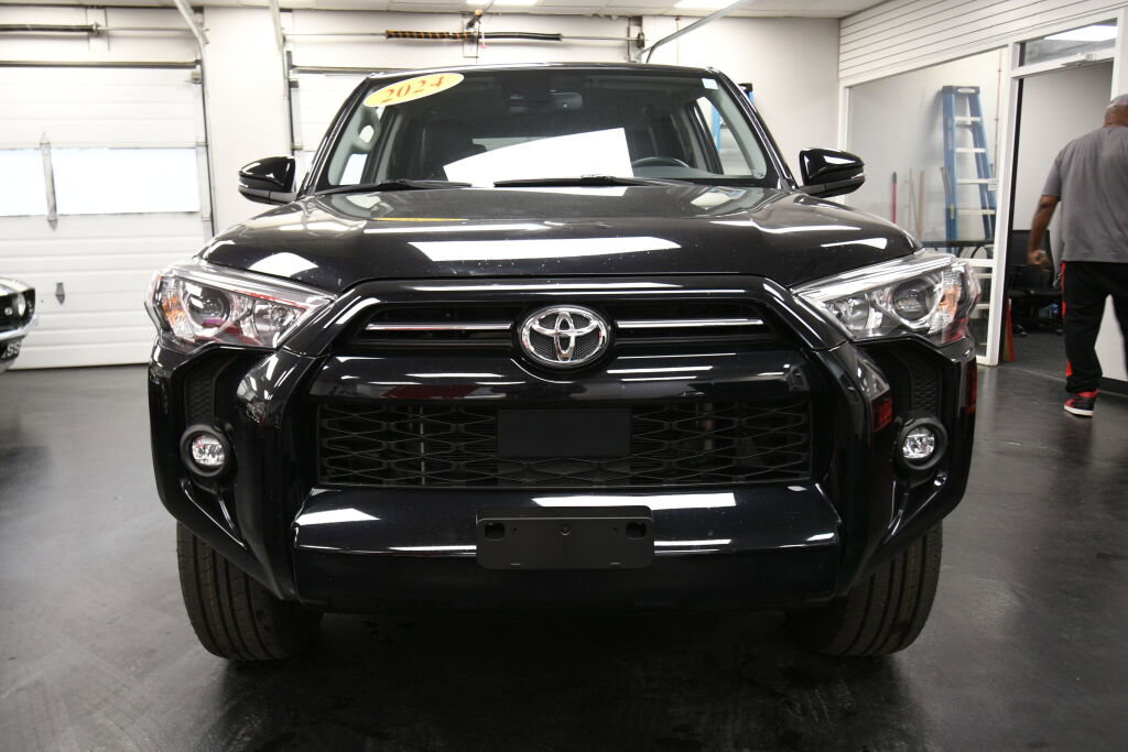 Certified 2024 Toyota 4Runner SR5 Premium image 2
