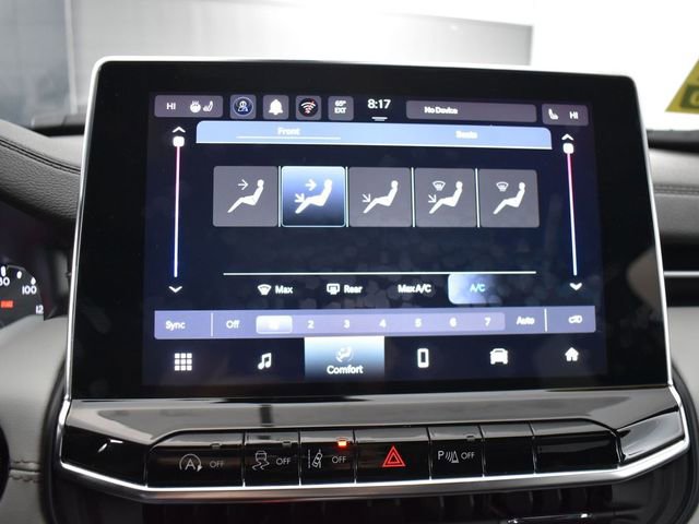 Used 2025 Jeep Compass Limited image 23