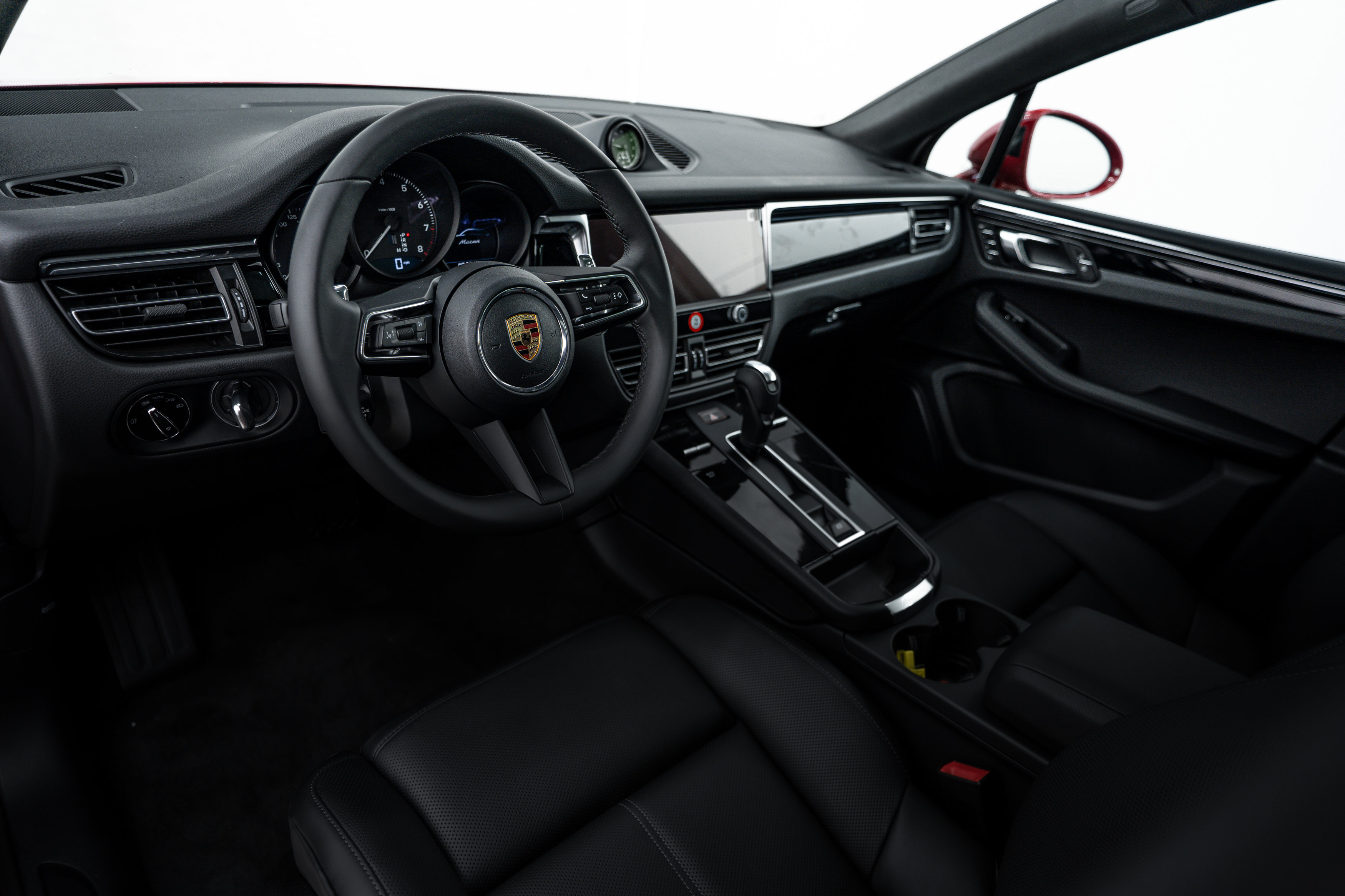 New 2026 Porsche Macan image 4