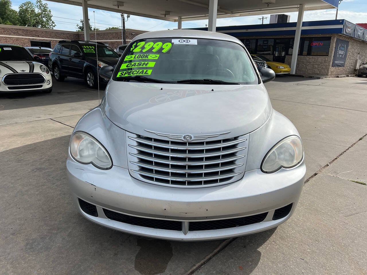 Used 2007 Chrysler PT Cruiser Touring FWD image 2
