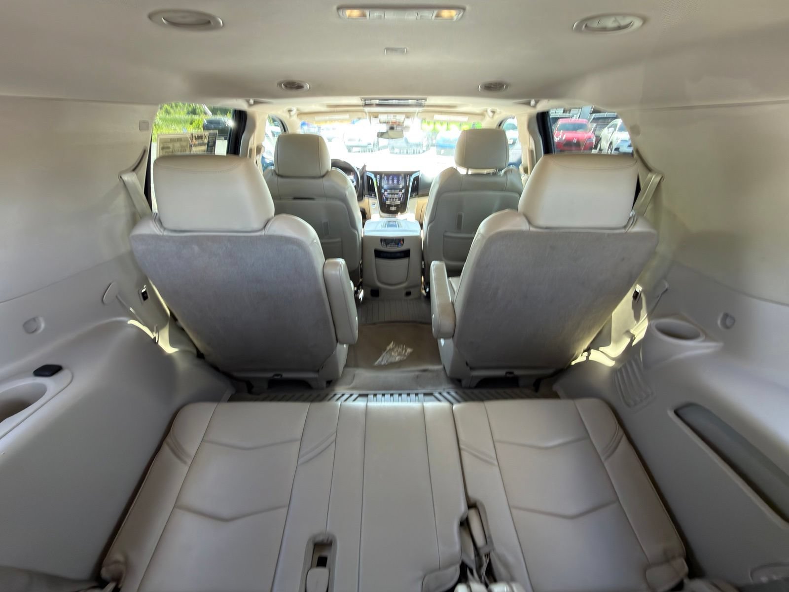 Used 2018 Cadillac Escalade Luxury AWD/4WD image 38