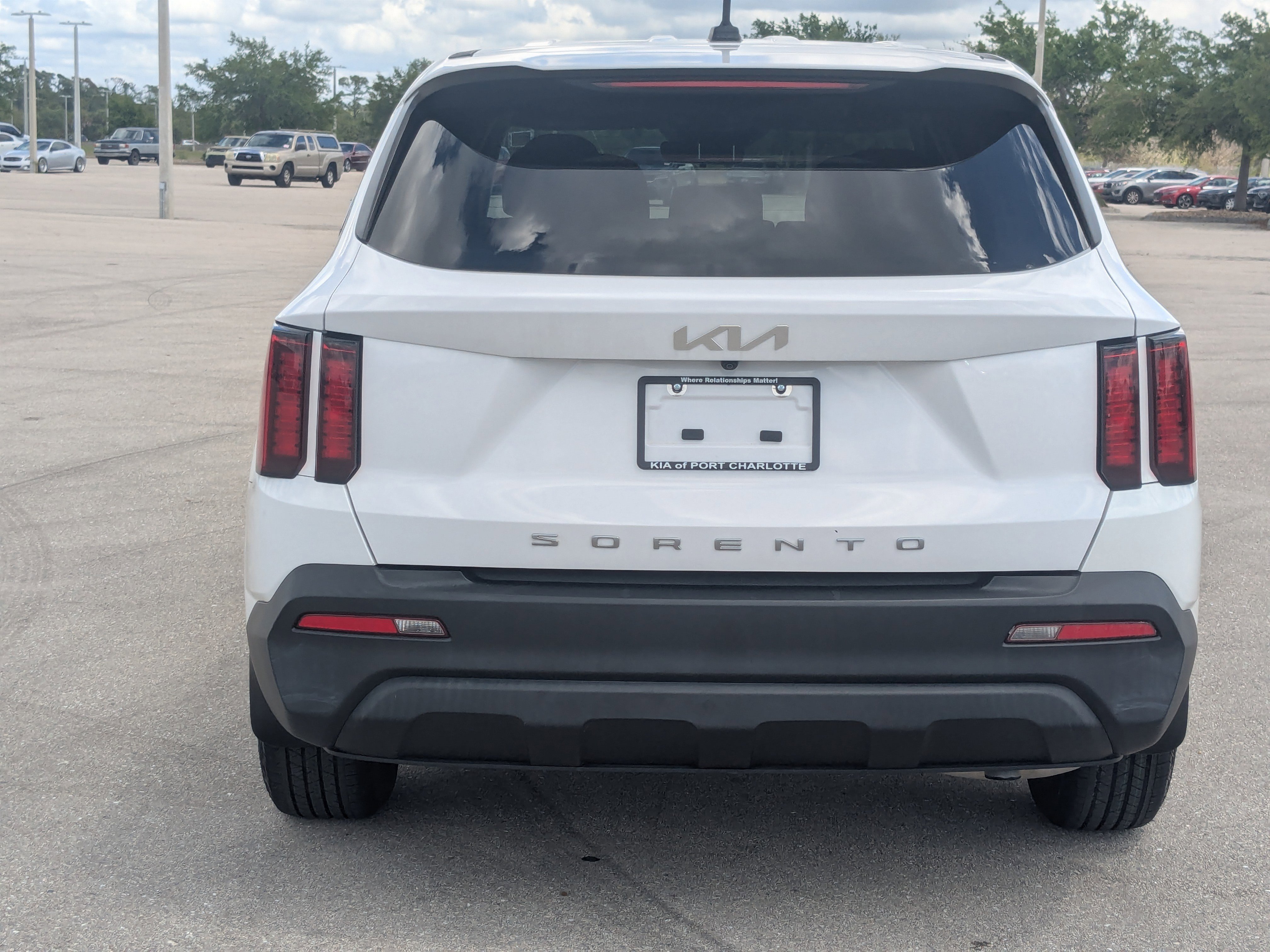 Used 2022 Kia Sorento LX image 6