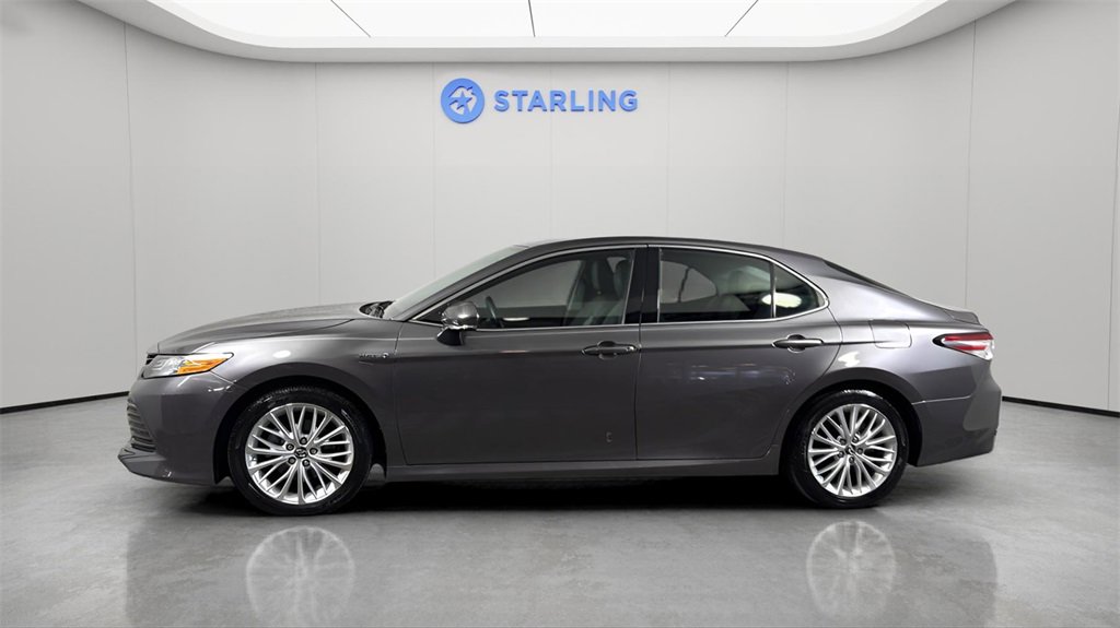 Used 2019 Toyota Camry XLE image 2