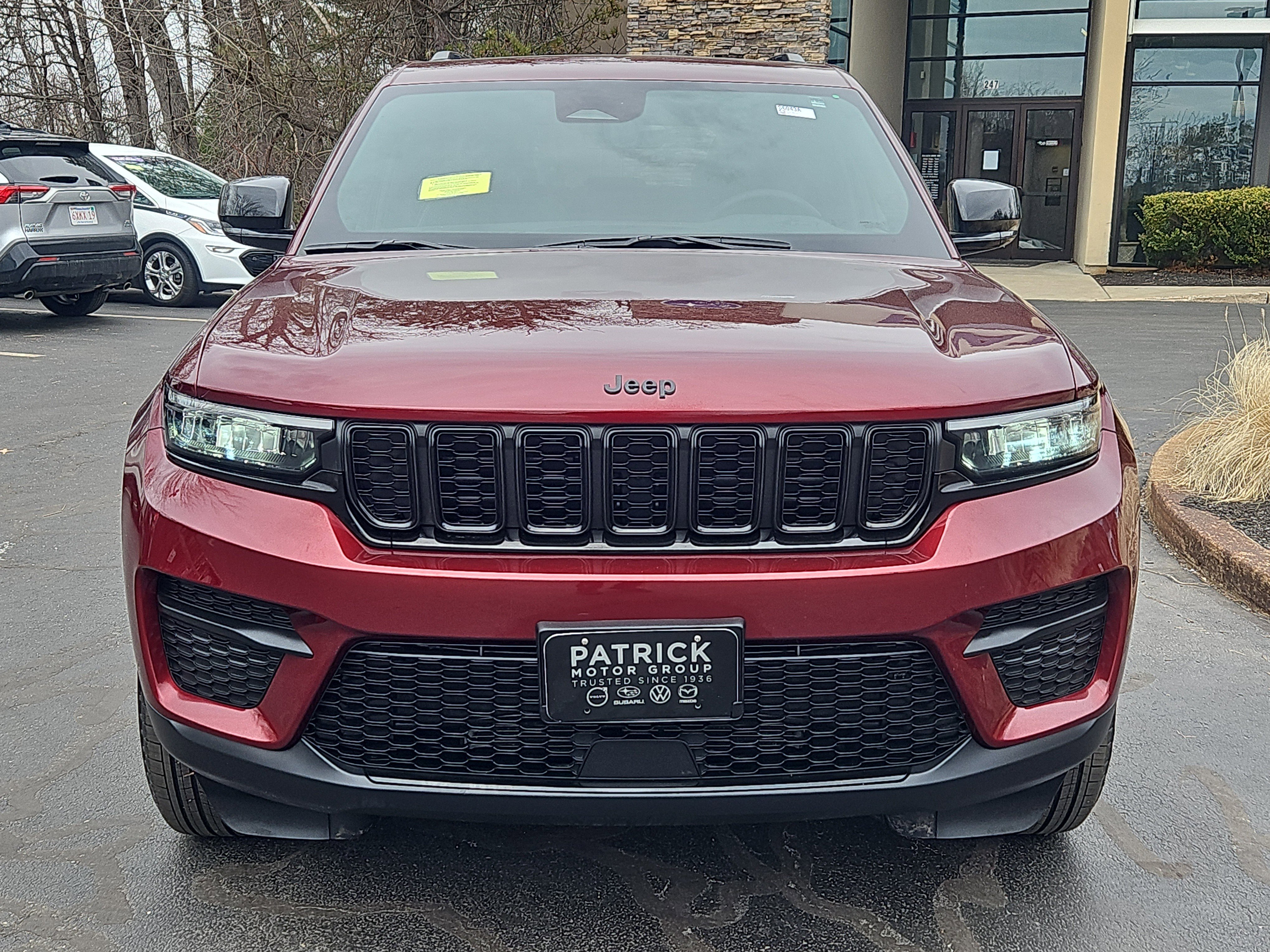 Used 2025 Jeep Grand Cherokee Altitude image 26