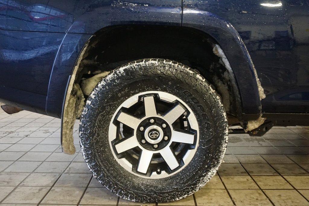 Used 2019 Toyota 4Runner TRD Off-Road image 29