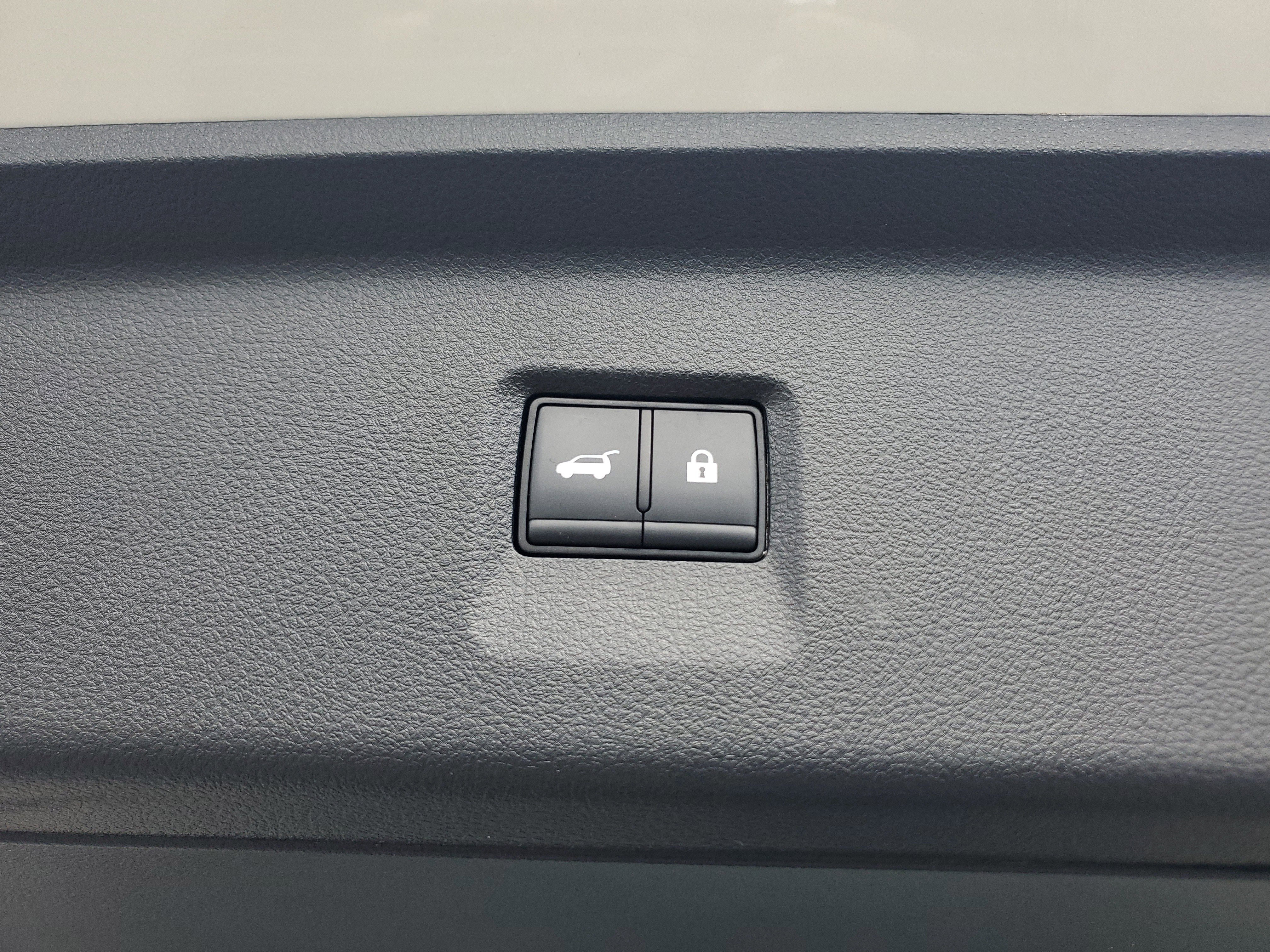 Used 2023 INFINITI QX60 Luxe AWD/4WD image 18