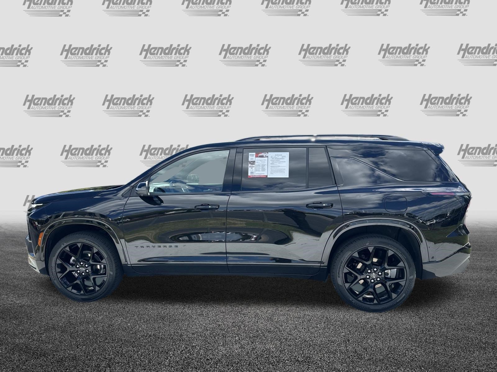 Used 2025 Chevrolet Traverse RS FWD image 7