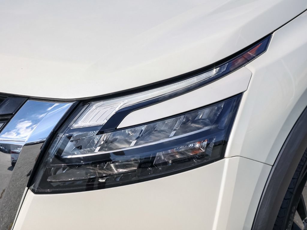 Used 2024 Nissan Pathfinder SV FWD image 10