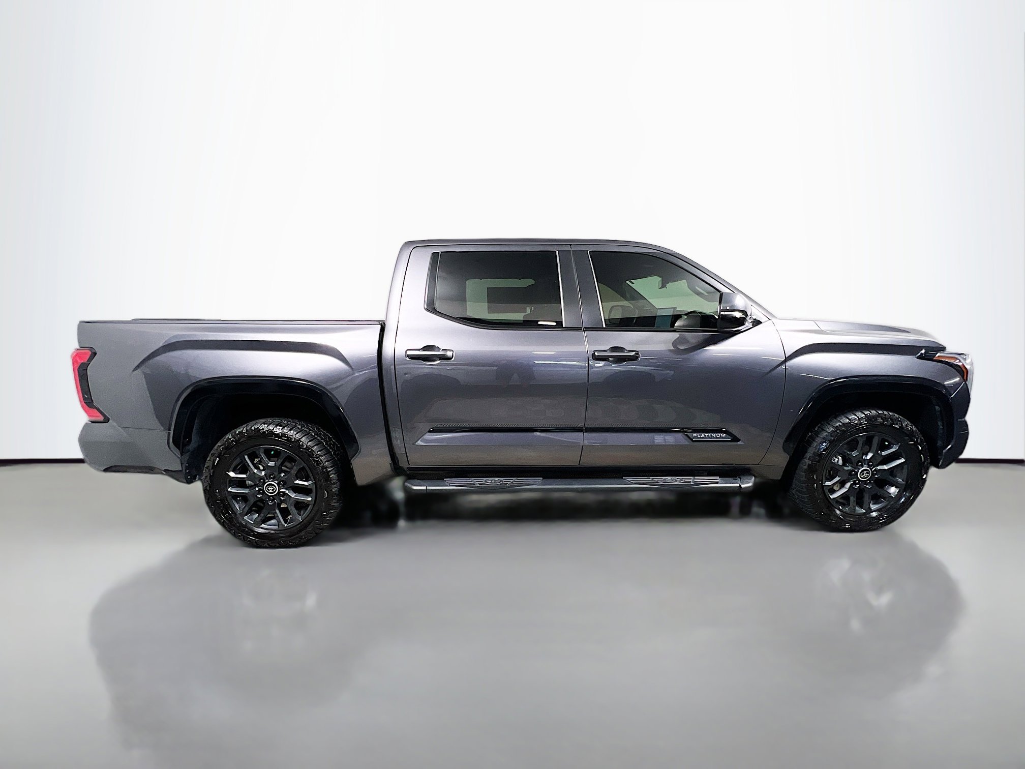 Used 2024 Toyota Tundra Platinum image 3