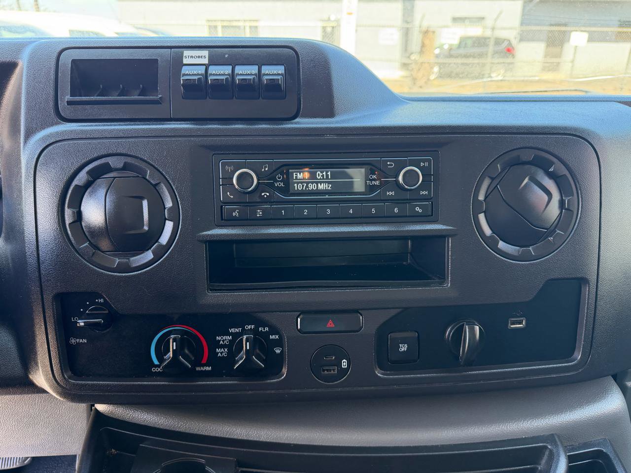 Used 2021 Ford E-350 and Econoline 350 Super Duty w/ Power Windows & Locks Group image 20