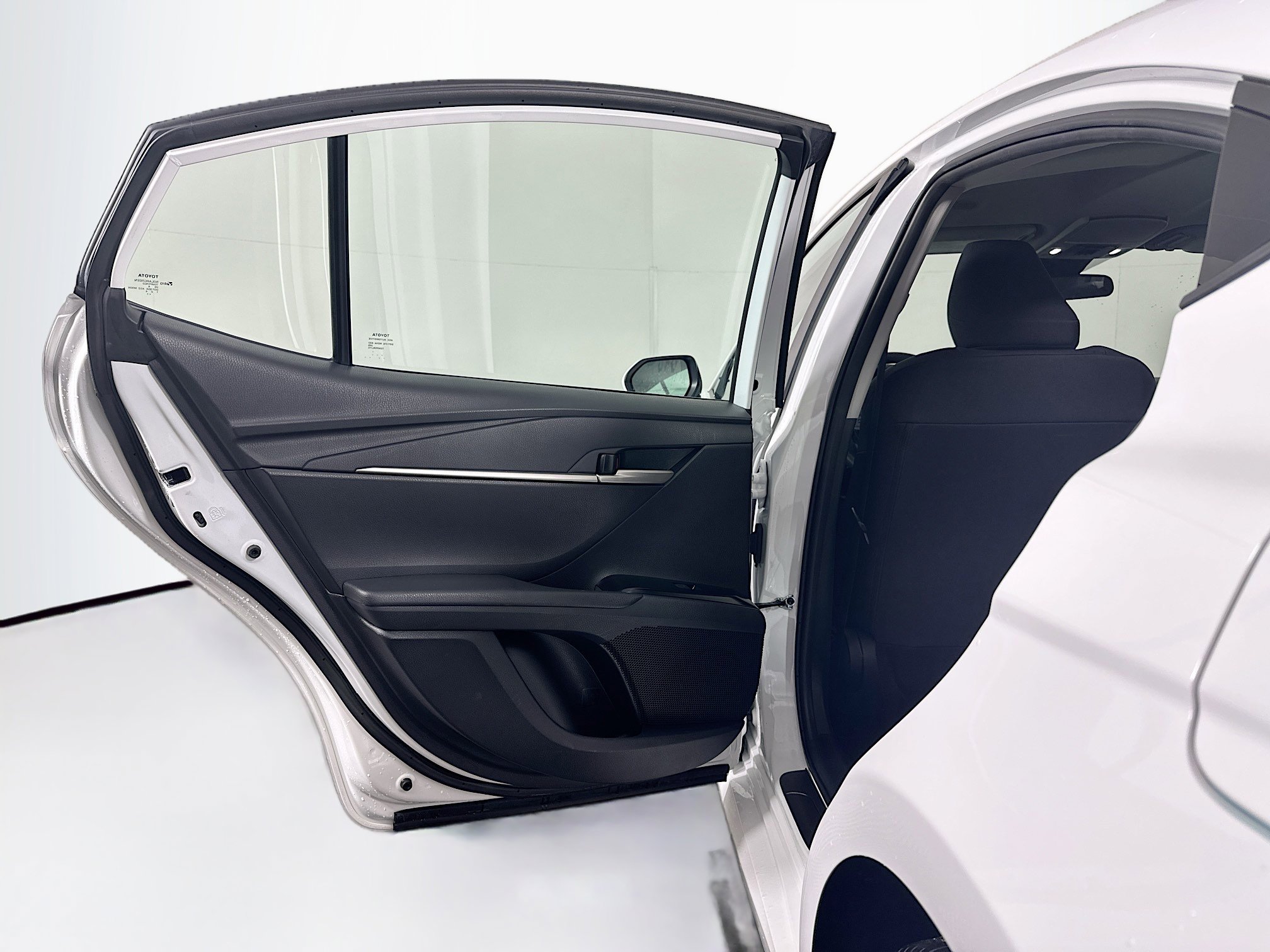 Used 2025 Toyota Camry LE image 25