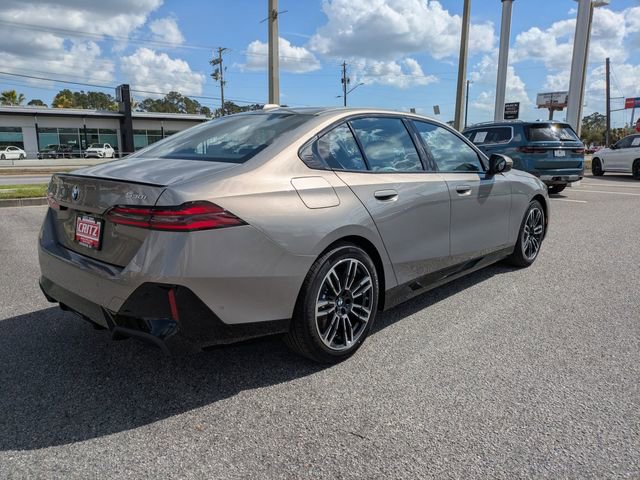 New 2026 BMW 530i xDrive w/ M Sport Package AWD/4WD image 4