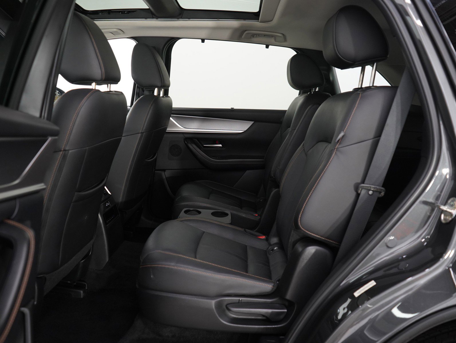 Used 2024 MAZDA CX-90 Plug-In Hybrid w/ Premium Pkg image 19