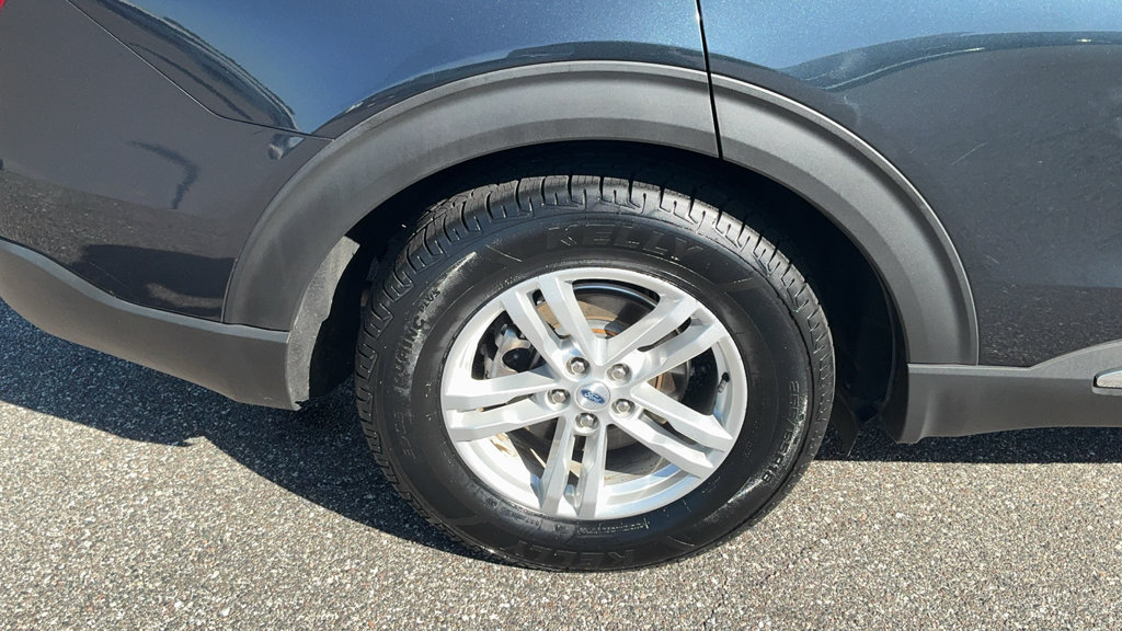 Certified 2023 Ford Explorer XLT RWD image 11