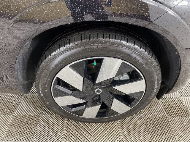 Certified 2024 Volvo XC60 T8 Plus w/ Protection Package Premier image 14