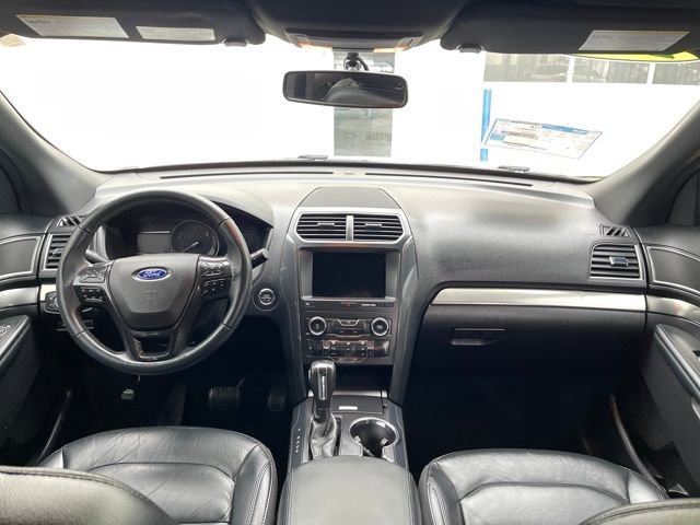 Used 2018 Ford Explorer XLT w/ Equipment Group 202A image 34