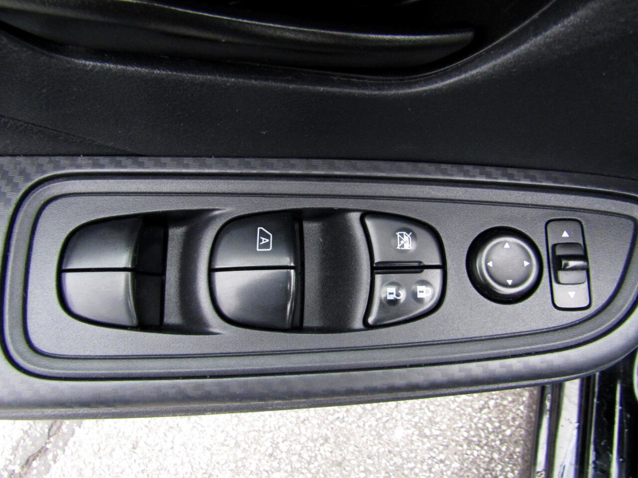 Used 2021 Nissan Versa S FWD image 11