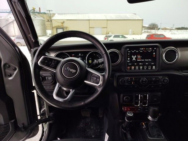 Used 2021 Jeep Wrangler Unlimited Rubicon 4xe w/ Cold Weather Group AWD/4WD image 32