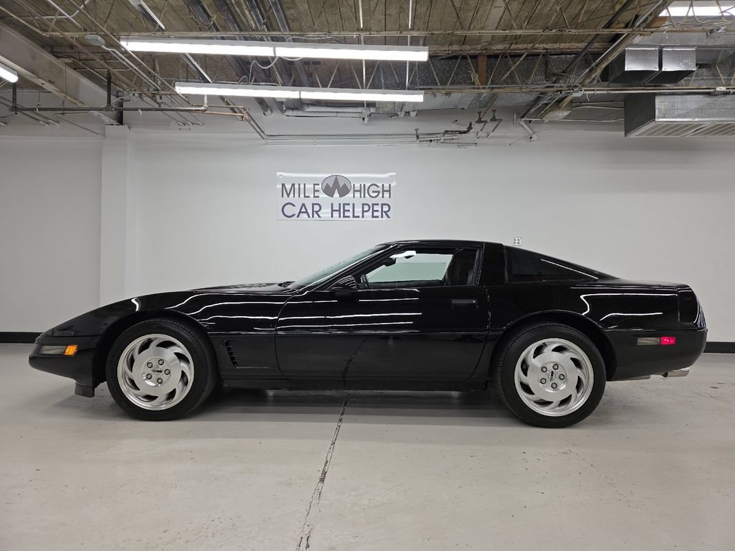 Used 1995 Chevrolet Corvette Coupe RWD image 6