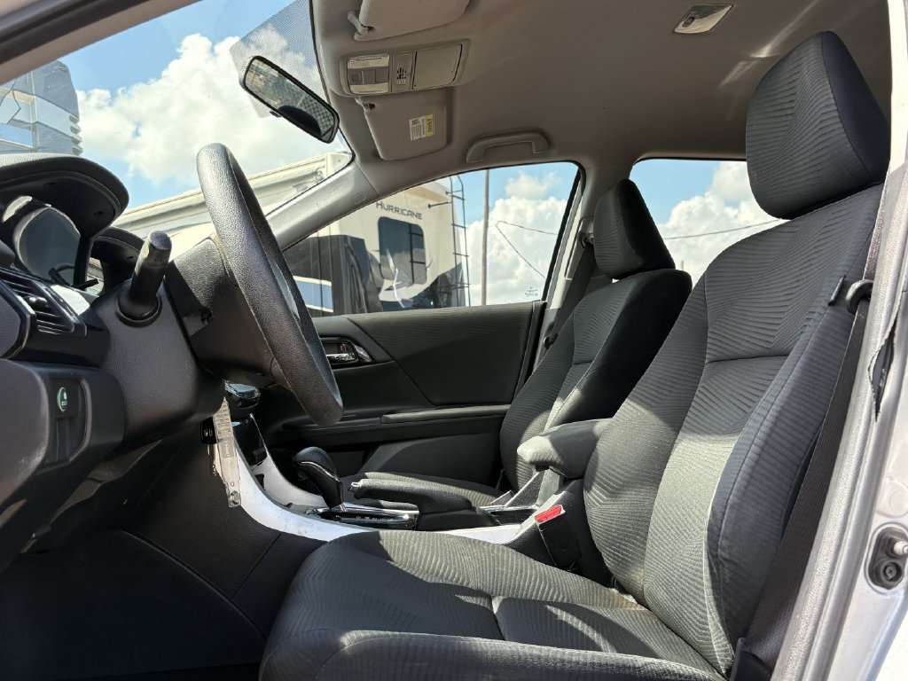 Used 2017 Honda Accord LX image 13