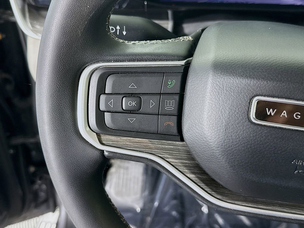 Used 2022 Jeep Wagoneer Series III w/ Premium Group I AWD/4WD image 24