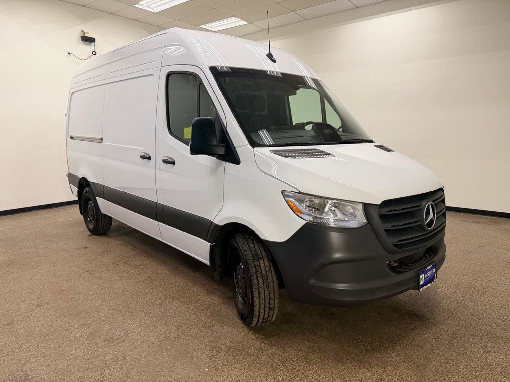 Used 2025 Mercedes-Benz Sprinter 2500 image 9