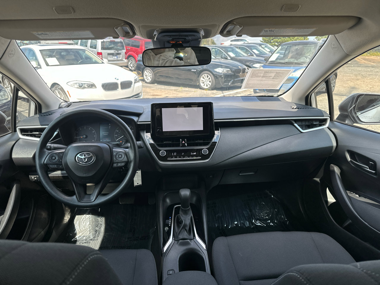 Used 2024 Toyota Corolla LE image 2