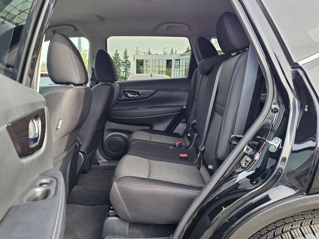 Used 2018 Nissan Rogue S w/ S Value Package AWD/4WD image 25