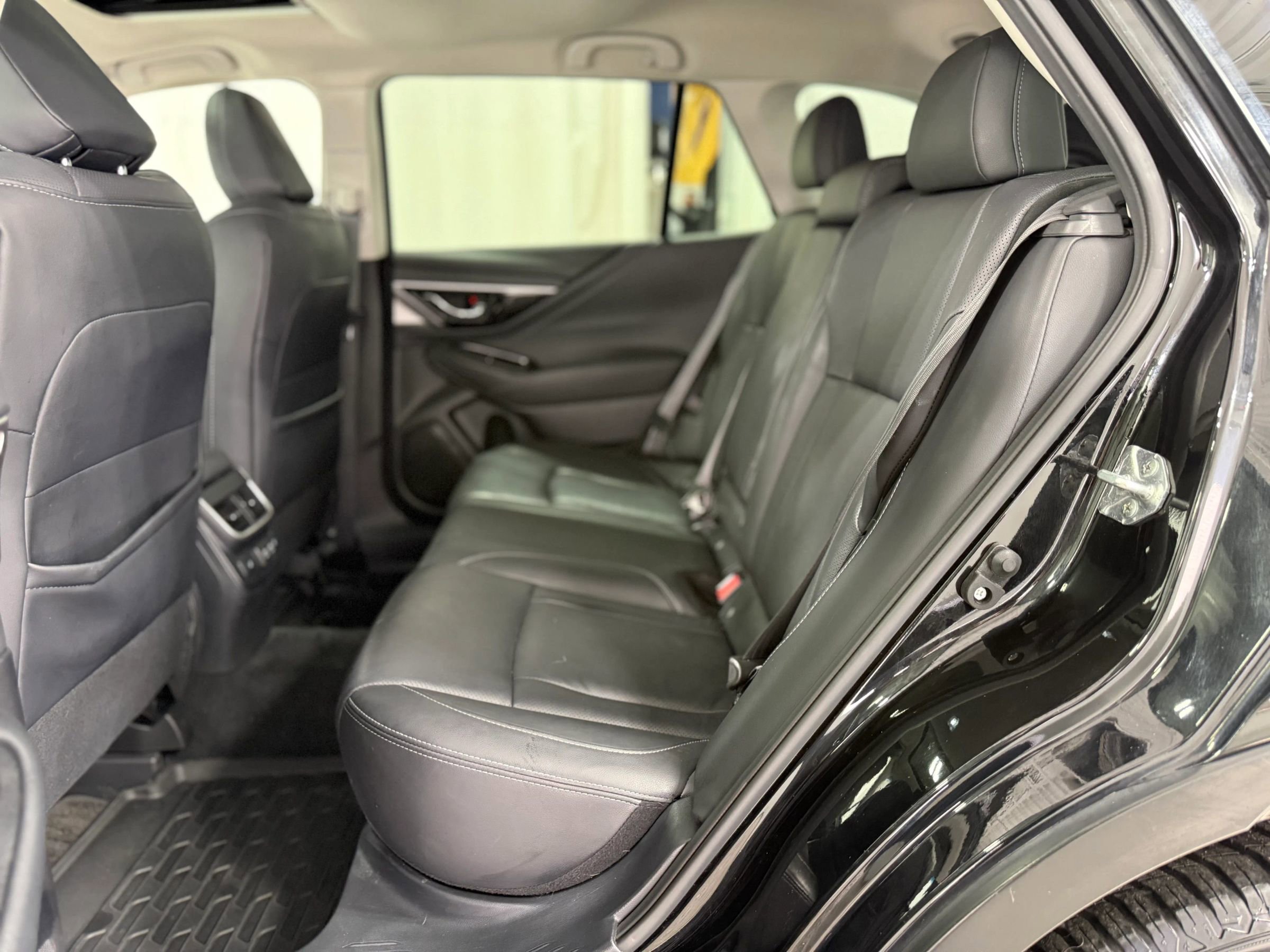 Used 2022 Subaru Outback Limited XT image 35